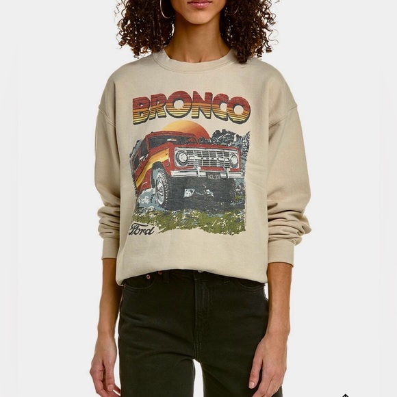 NWT Junk Food- relaxed fit Graphic Tee in size XS can fit size 4 - Picture 1 of 7